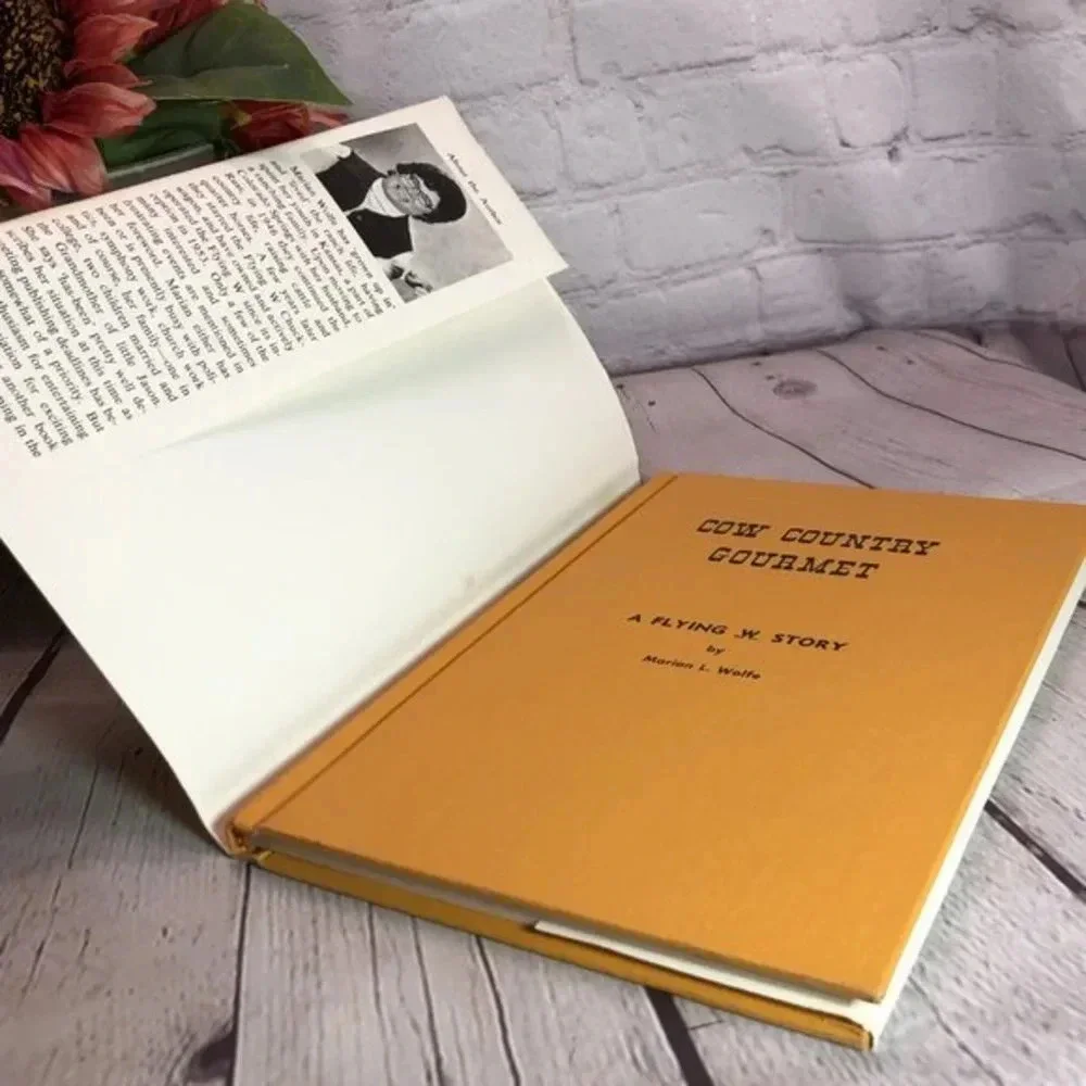 Vintage 1980 COW COUNTRY GOURMET cookbook